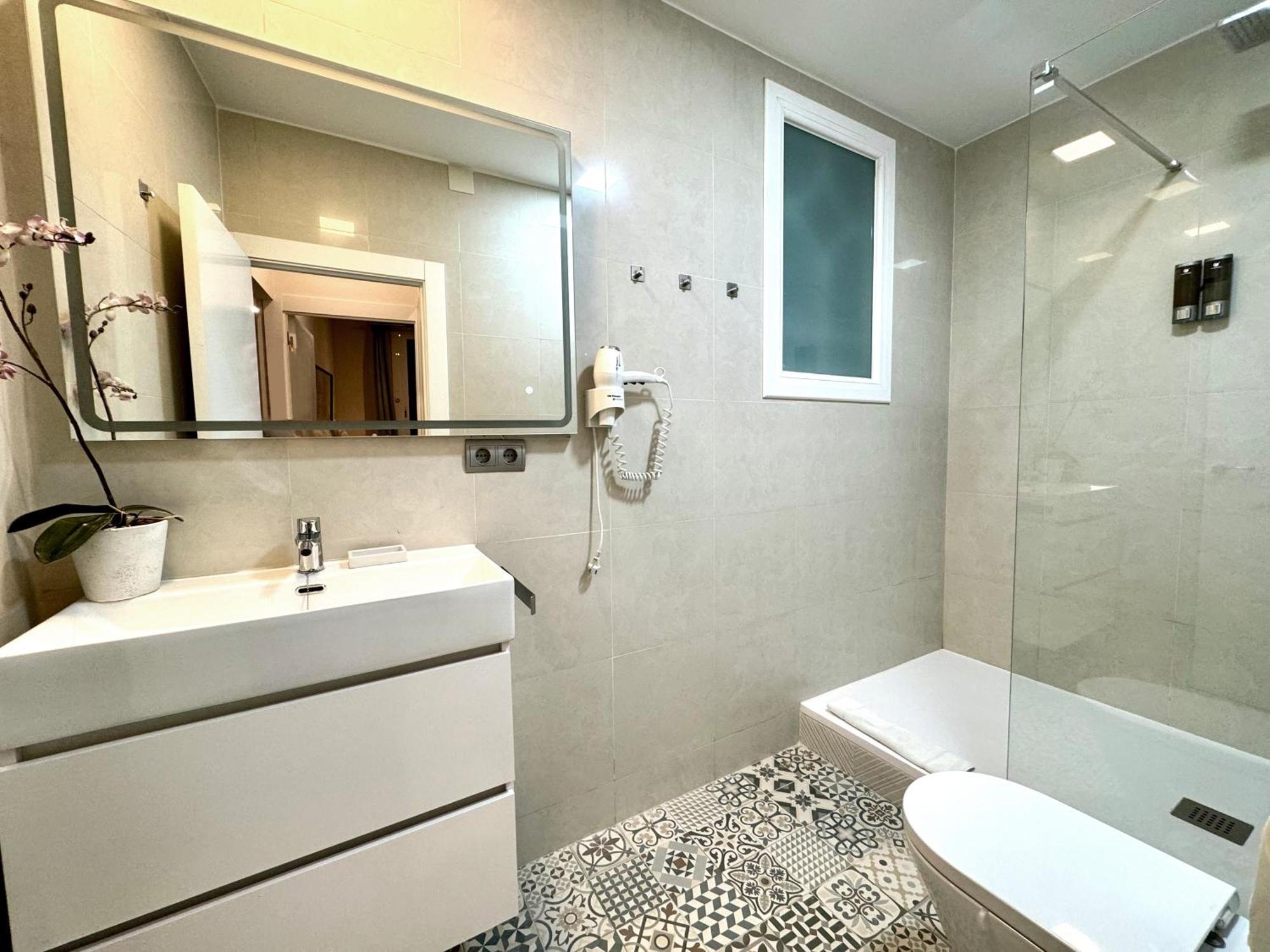 Apartament Colon Bcn 130 Mts 3 Dormitorios Port Vell Барселона Екстер'єр фото